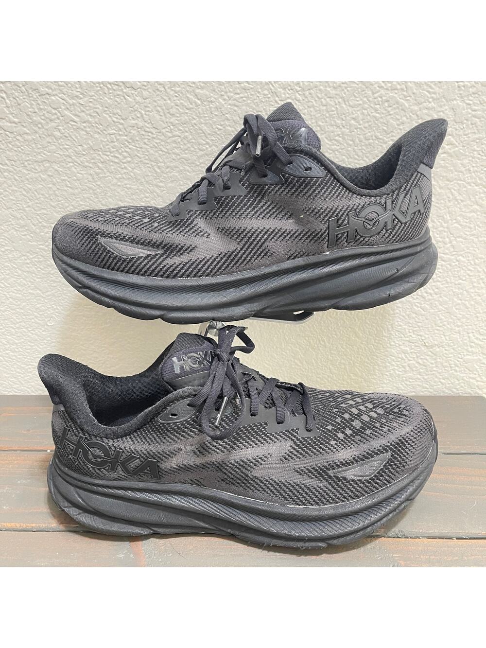 Size 10.5 2E Hoka One One Clifton 9 Black Running Shoe's Men's 112789 NO INSOLES